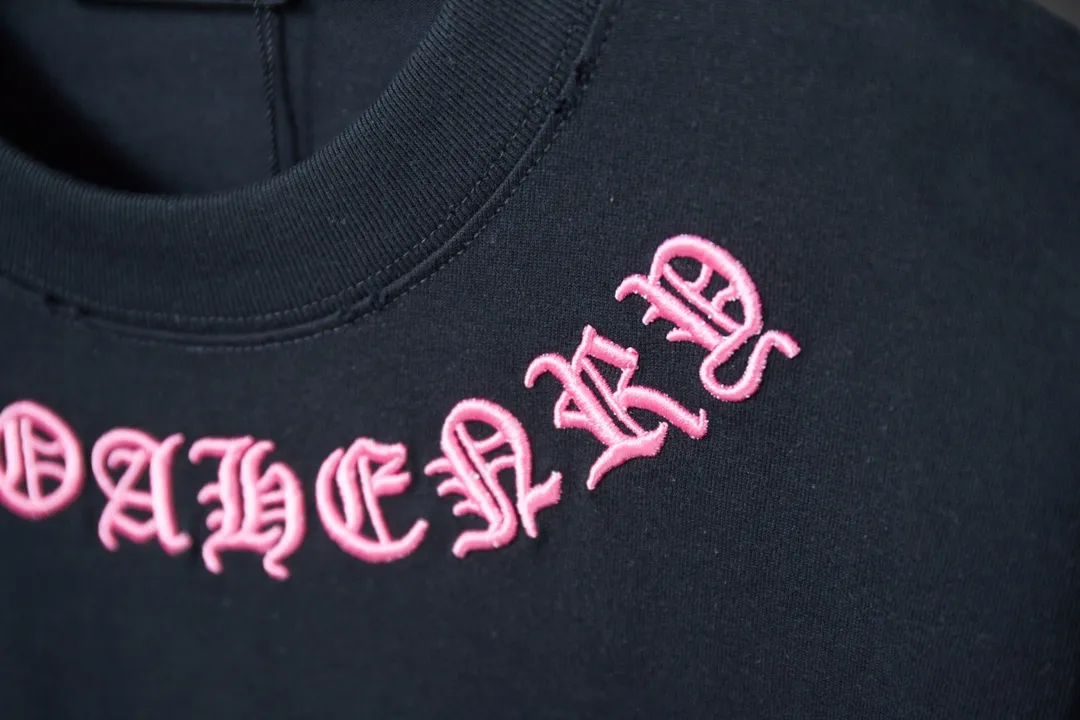 🅿️200 Ch*ome Hearte 25SS early spring new style, appliqué embroidered heart cross short sleeves, light luxury, essential item for daily commuting for men and women, correct version, welcome to compare, detailed features · 320g 100% pure cotton double yarn jersey fabric · Custom dyed in the same vat, special thickened 32 pieces double-strand 1X1 thread · Imported Tajima machine embroidery tatami embroidery ➕This cloth patch embroidery · Collar, cuffs, and hem hand-worn craftsmanship · Double-needle stitching across seams · Original main mark, washed tag, branded moisture-proof paper packaging Color: Black/White Size: S/M/L/XL